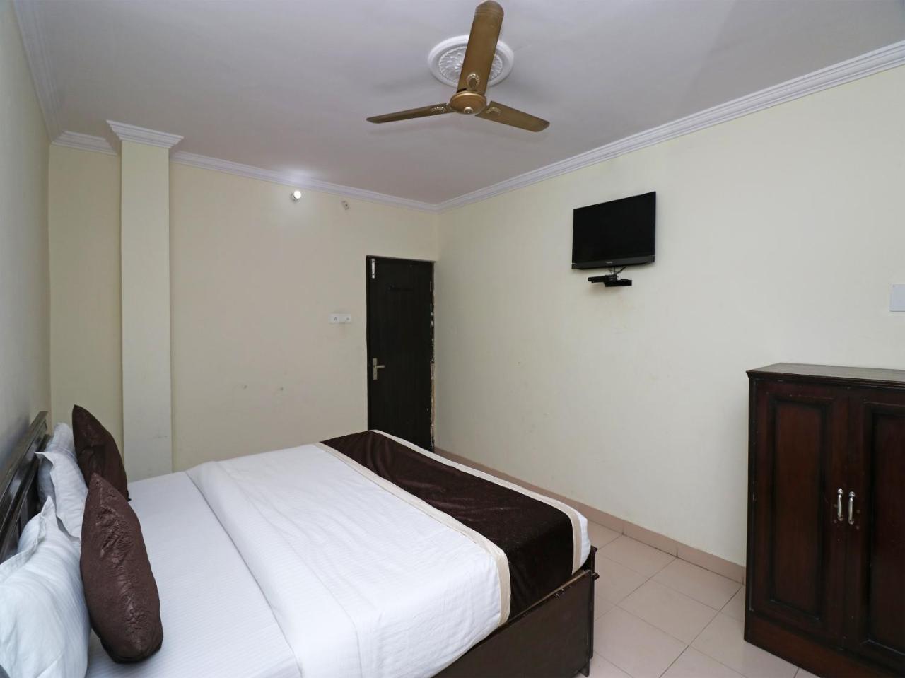 Oyo 23009 Hotel Maxx Лакхнау Экстерьер фото