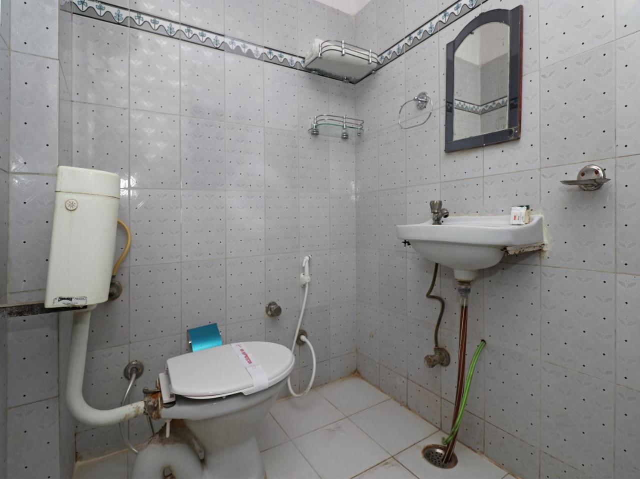 Oyo 23009 Hotel Maxx Лакхнау Экстерьер фото