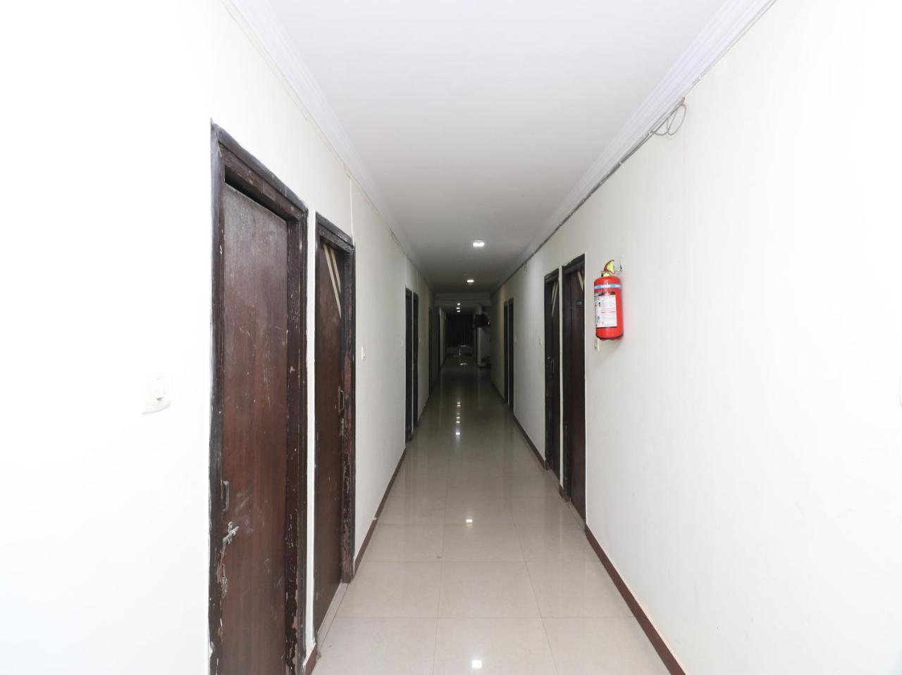 Oyo 23009 Hotel Maxx Лакхнау Экстерьер фото