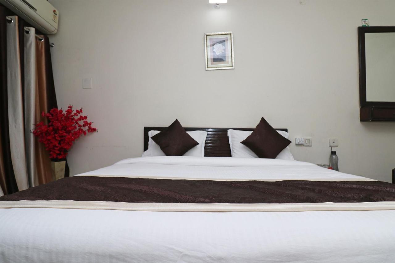 Oyo 23009 Hotel Maxx Лакхнау Экстерьер фото